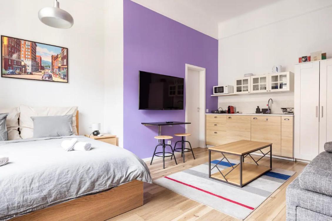 Apartamento Stylish Purple In Heart Of Budapest